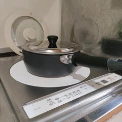 鍋と蓋の画像
