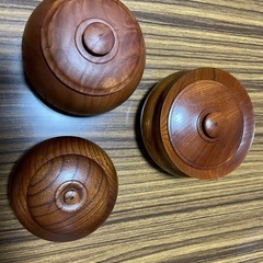 丸くて可愛い木の小物入れ
の画像