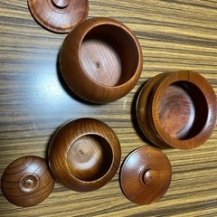 丸くて可愛い木の小物入れ
の画像