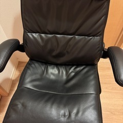 オフィスチェア　革　の画像