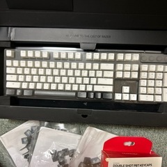 Razer BlackWidow Elite 黄軸&プリンキーキャップ白の画像