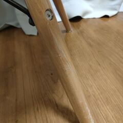 白い椅子の画像