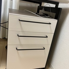 ニトリデスクの画像