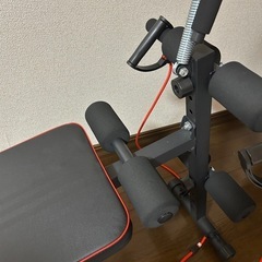 腹筋トレーニングマシンの画像