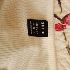 SHEIN  長袖　トップス　未着用品の画像