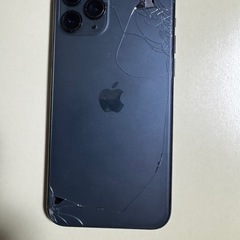 iPhone11 Pro SiMフリー 
背面割れの画像