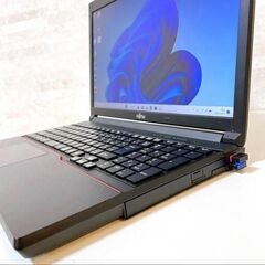 【早い者勝ち】2025年8月分② 富士通 ノートパソコン Win11搭載 Corei5/メモリ8GB/SSD256GB 仕事・趣味に最適！の画像
