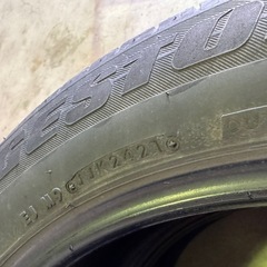 235/55/20 タイヤ2本 レクサスRXなどに の画像