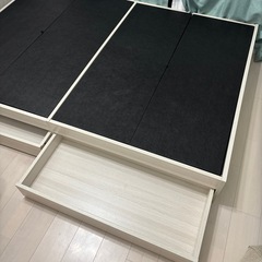 モダンデコ ベッドフレームの画像