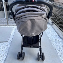 アプリカのベビーカーの画像