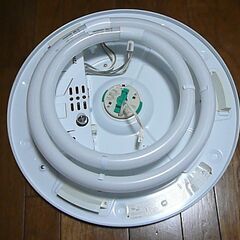51. 【中古】タキズミ シーリングライト TXG-7390 丸型蛍光灯 32形×40形 2010年製 カバーに数cmの割れありの画像