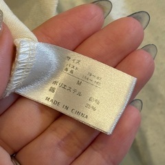 ②フード付き 薄手パーカーの画像