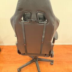 ゲーミングチェア（LUCKRACER・リクライニング機能付き）の画像