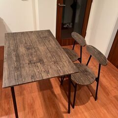【椅子2脚付き】ダイニングテーブル（幅110cm・高さ77.5cm）の画像
