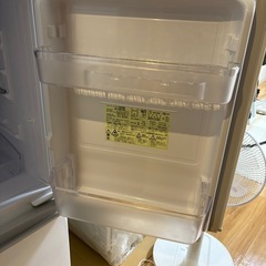 一人暮らし用　SHARP 冷蔵庫　136Lの画像