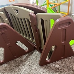 キッズパーテーション　ベビーサークル ブラウンの画像