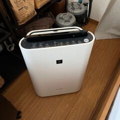 SHARP製 空気清浄機(保湿機能付き)の画像