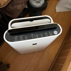SHARP製 空気清浄機(保湿機能付き)の画像