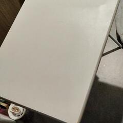 折りたたみテーブルの画像
