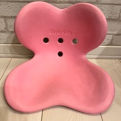 Style Kids  骨盤サポートチェア 姿勢矯正の画像