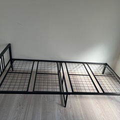 組立簡単✨頑丈✨シングルベッド(マットレス付き)🛏️の画像