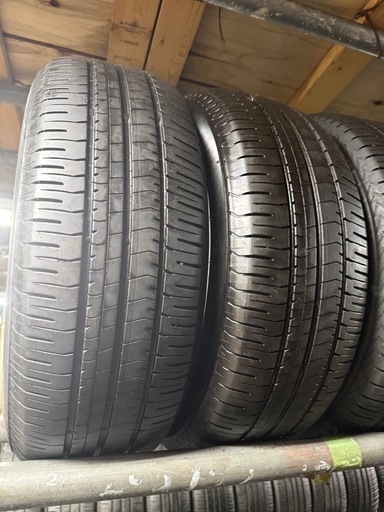 ほぼ新品状態215/60/16 (4本)タイヤ+交換、BRIDGESTONE. 愛知県大府市、アマントレーディング株式会社タイヤ専門店