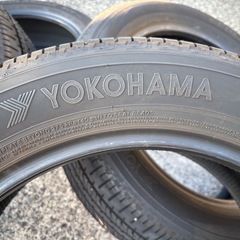サマータイヤ
(YOKOHAMAタイヤ 225/55R/18 98H)の画像