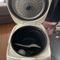 炊飯器の画像