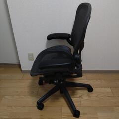 Herman Miller アーロンチェアの画像