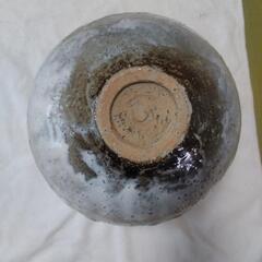 陶器の花瓶の画像