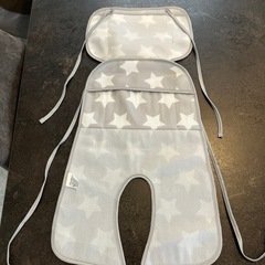 美品ベビーカーチャイルドシート冷却シートの画像