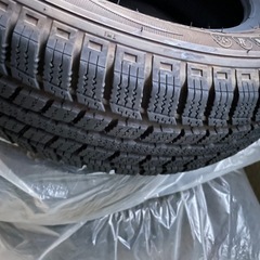 【ほぼ未使用】155/65R13 スタッドレスタイヤ　4本セット　の画像
