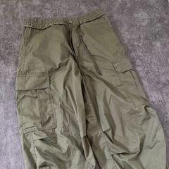 GU カーゴパンツの画像