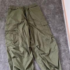 GU カーゴパンツの画像