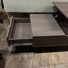 今週末限定✨定価より10％OFF‼️早い者勝ち👀✨収納抜群センターテーブル🤎リフテCNお洒落ニトリテーブルローテーブル机木目調ブラウンの画像