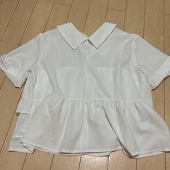 フリル　襟つきの画像