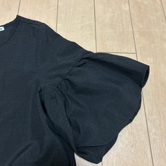 お取り引き予定　袖フリル　カットソーの画像