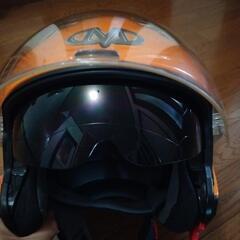 青森市引き取り限定！オレンジカラーヘルメットの画像