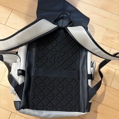 リュック　メンズ　リュックサック 本革　牛革　デイパック　ビジネス　バックパック　レザー　通勤通学　旅行　出張　アウトドア　自転車鞄　カバン　男女兼用の画像