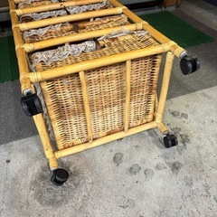【取引終了】藤　引き出し　棚の画像