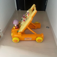 アンパンマンよくばりすくすくウォーカー　手押し車の画像