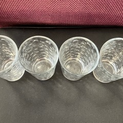 かわいい❣️ドット模様のガラスコップ4個セットの画像