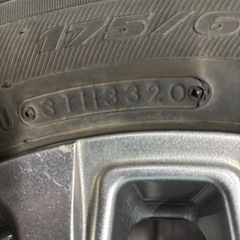 175/65r15スタッドレスタイヤホイールの画像