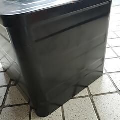 スーパーカブ　鉄BOX純正　鍵、ヒンジなしの画像