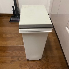 ゴミ箱の画像