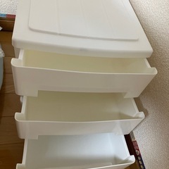 3段ケースの画像