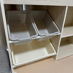 絵本立て、おもちゃ箱の画像