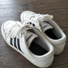 【24.5cm】adidasスニーカーの画像