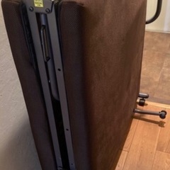 折り畳みベッドの画像