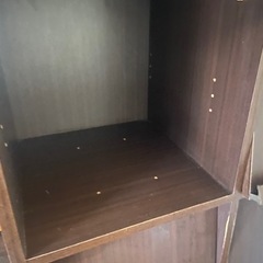 蓋の開け閉めが便利な棚の画像